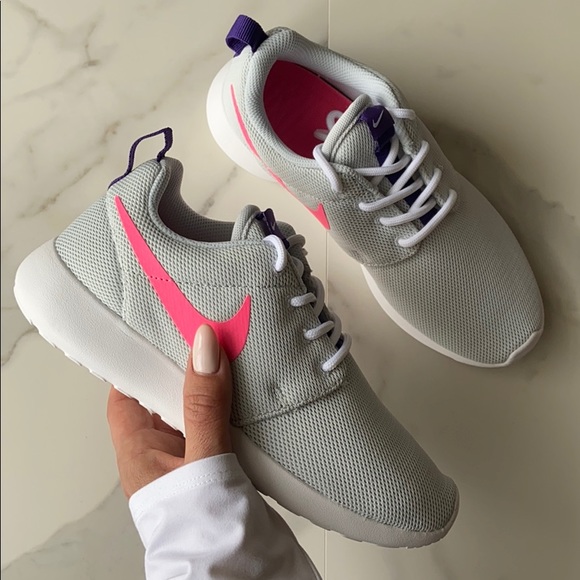 NWT Nike Roshe one - Picture 2 of 7